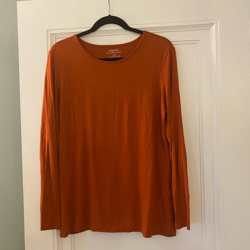 Chico brand ultimate t shirt size 2 in Chico size scale.